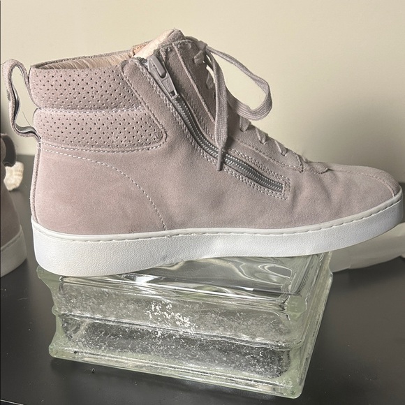 Vionic Jennings Elegant Women's Suede Sneakers in beige . Size 10‎ - Picture 4 of 12